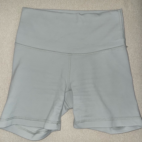 Aritzia Pants - TnaButter - Atmosphere Hi-Rise 5” Short in Mirror Blue - Size XS